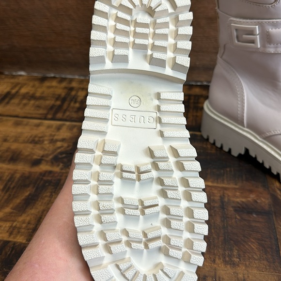 Guess combat boots 6-1/2 medium 8”tall great preowned condition - Picture 6 of 7